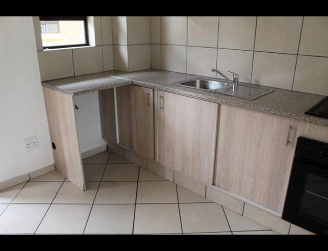 2 BEDROOM PROPERTY TO RENT IN VANDERBIJLPARK CW 5